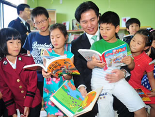 Learn how Mary Kay is helping support women’s and children’s issues in the Asia-Pacific.